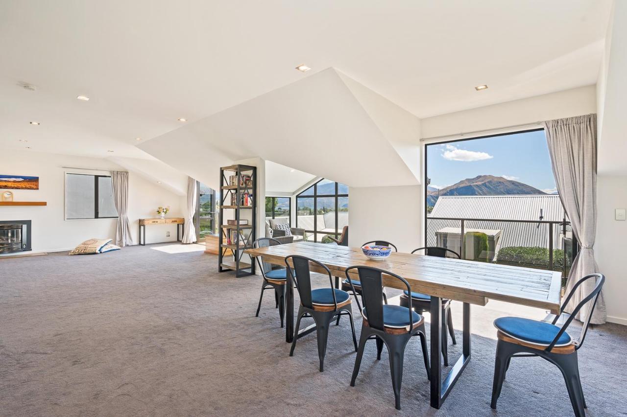 Ironside Lakeview Townhouse Wanaka Exterior photo